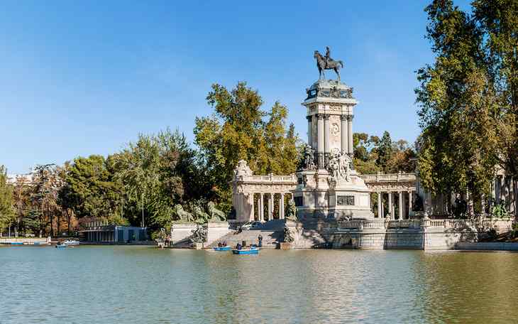descubre los últimos estrenos en madrid: cine, teatro, conciertos y exposiciones. encuentra eventos imperdibles y disfruta de la vibrante agenda cultural de la ciudad.