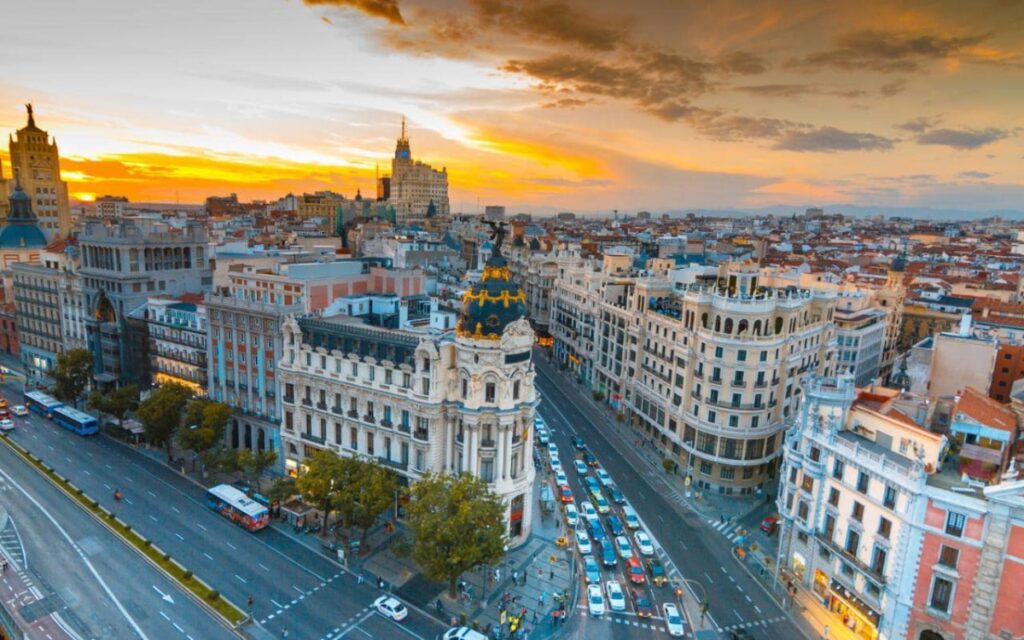 descubre cómo madrid da inicio a la temporada de esports con eventos, competencias y la mejor energía gamer. no te pierdas las novedades y participa en la escena competitiva madrileña.