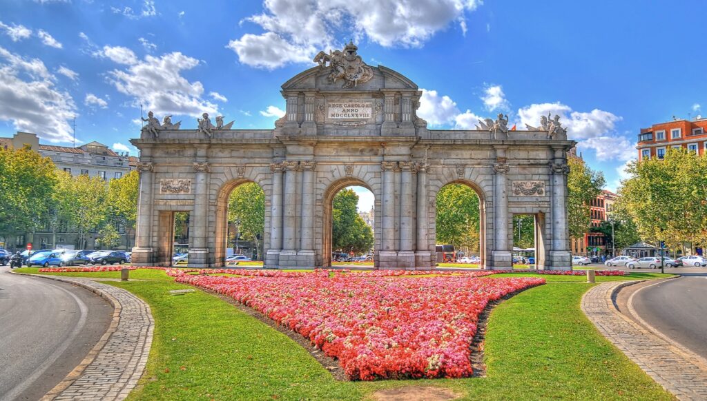 descubre cómo madrid impulsa el talento senior, promoviendo oportunidades laborales y proyectos innovadores para profesionales experimentados en la ciudad.