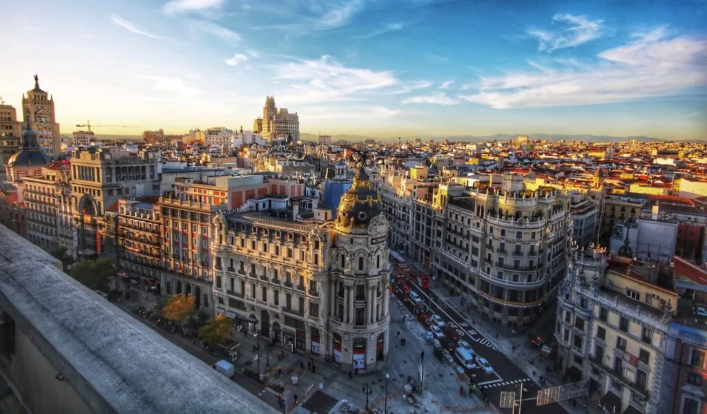 descubre el plan rehabilita 2025 de madrid, una iniciativa que impulsa la rehabilitación sostenible de edificios y viviendas para mejorar la calidad de vida y la eficiencia energética en la ciudad.