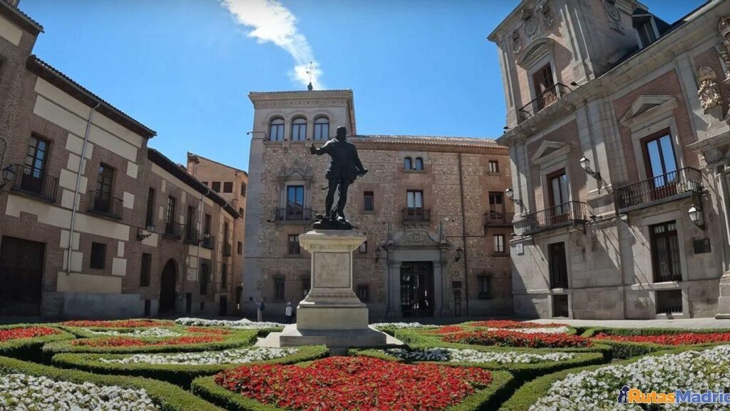 descubre por qué la plaza de oriente se convierte en el epicentro de la moda en madrid para 2025. eventos, tendencias y todo lo que necesitas saber sobre la capital de la moda.