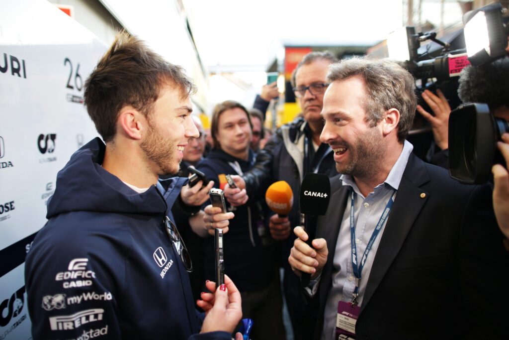 descubre el impresionante récord de entradas vendidas para la fórmula 1, analiza las cifras históricas de asistencia y conoce los factores que impulsaron este éxito en los circuitos más emblemáticos.