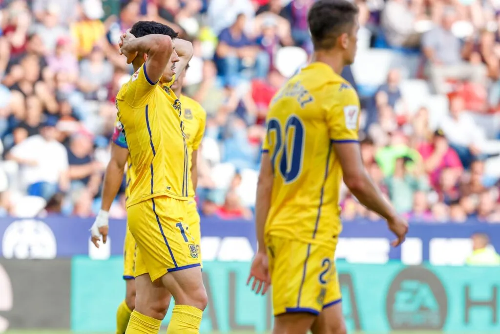 descubre cómo alcorcón busca consolidar su posición en la liga enfrentándose a sabadell en un encuentro decisivo. análisis, claves y todo lo que necesitas saber sobre este importante partido.
