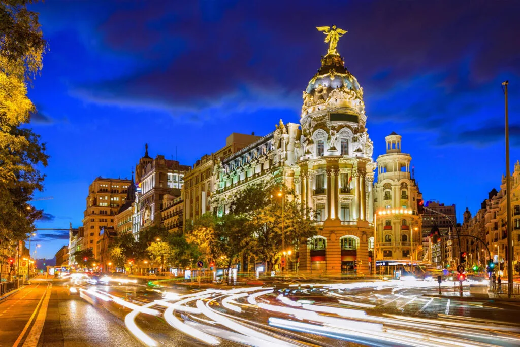 descubre cómo madrid impulsa la inversión social en 2026, promoviendo proyectos sostenibles y oportunidades de crecimiento responsable para mejorar la calidad de vida de sus ciudadanos.