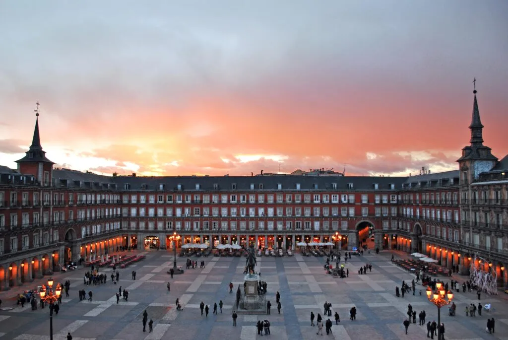 descubre cómo madrid destina 196 millones de euros al desarrollo sostenible, impulsando proyectos que promueven la innovación, la sostenibilidad y el bienestar en la ciudad.