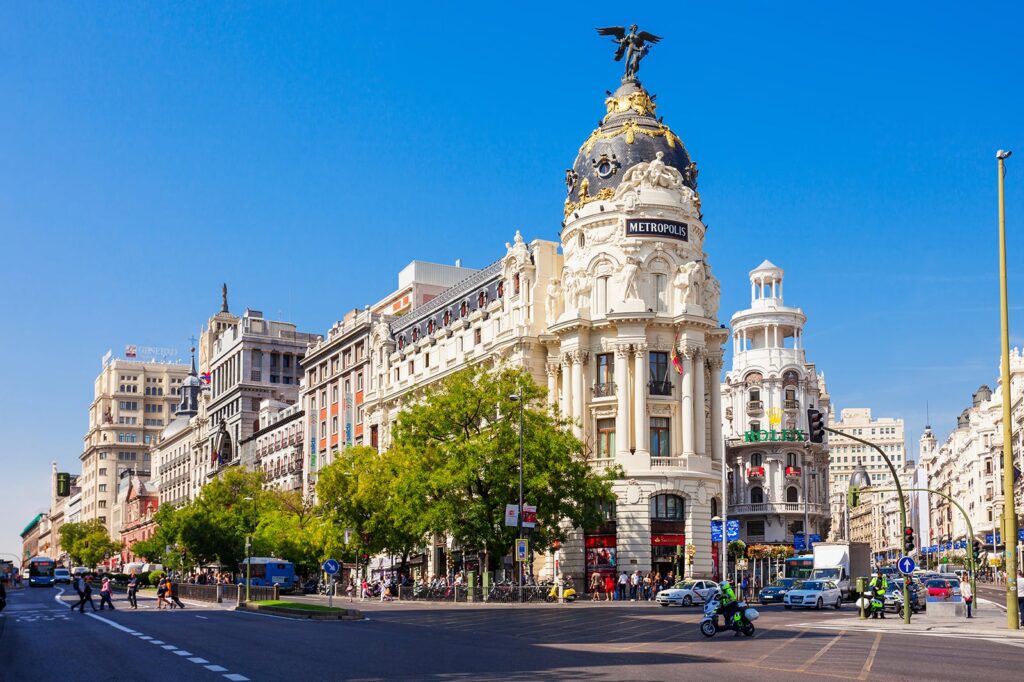 descubre madrid como destino de turismo deportivo: eventos internacionales, instalaciones de primer nivel y una ciudad vibrante para los amantes del deporte. ¡vive la pasión deportiva en madrid!