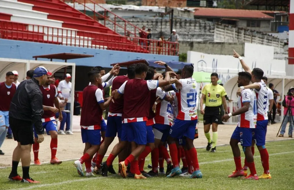 movistar estudiantes sigue demostrando su gran forma en la liga, manteniendo su racha de victorias y consolidándose como uno de los equipos más fuertes de la temporada. descubre los detalles de sus últimos partidos y próximos desafíos.