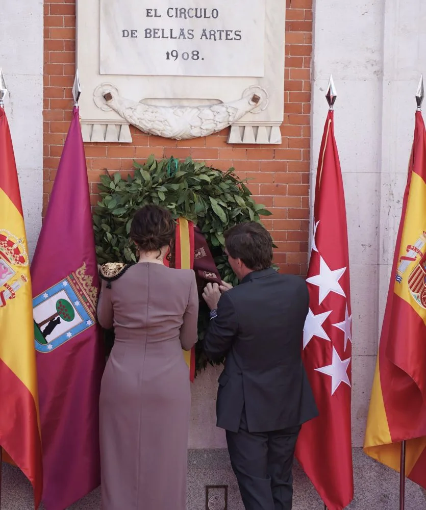 almeida asegura un entorno fiscal favorable en madrid, promoviendo ventajas económicas para empresas y ciudadanos.