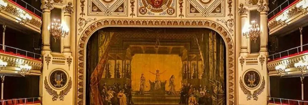 el banco de españa abre sus puertas al público, ofreciendo una oportunidad única para conocer su historia, arquitectura y funciones en la economía española.