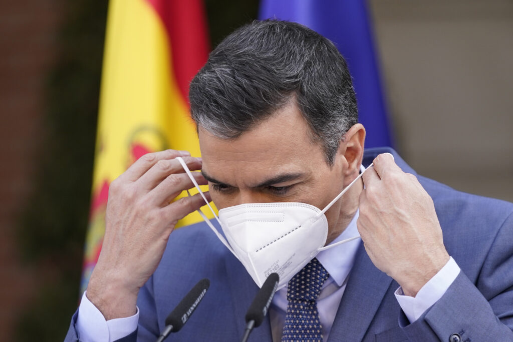 españa queda rezagada en la recepción de fondos europeos, lo que genera un aumento de las críticas y el debate sobre la gestión y la eficiencia en la utilización de dichos recursos.