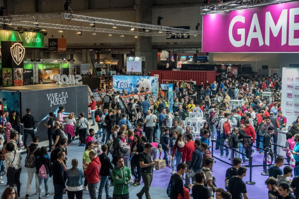 asiste a las finales de esports en madrid del 28 al 30 de noviembre y vive la emoción de los mejores jugadores compitiendo por la gloria.