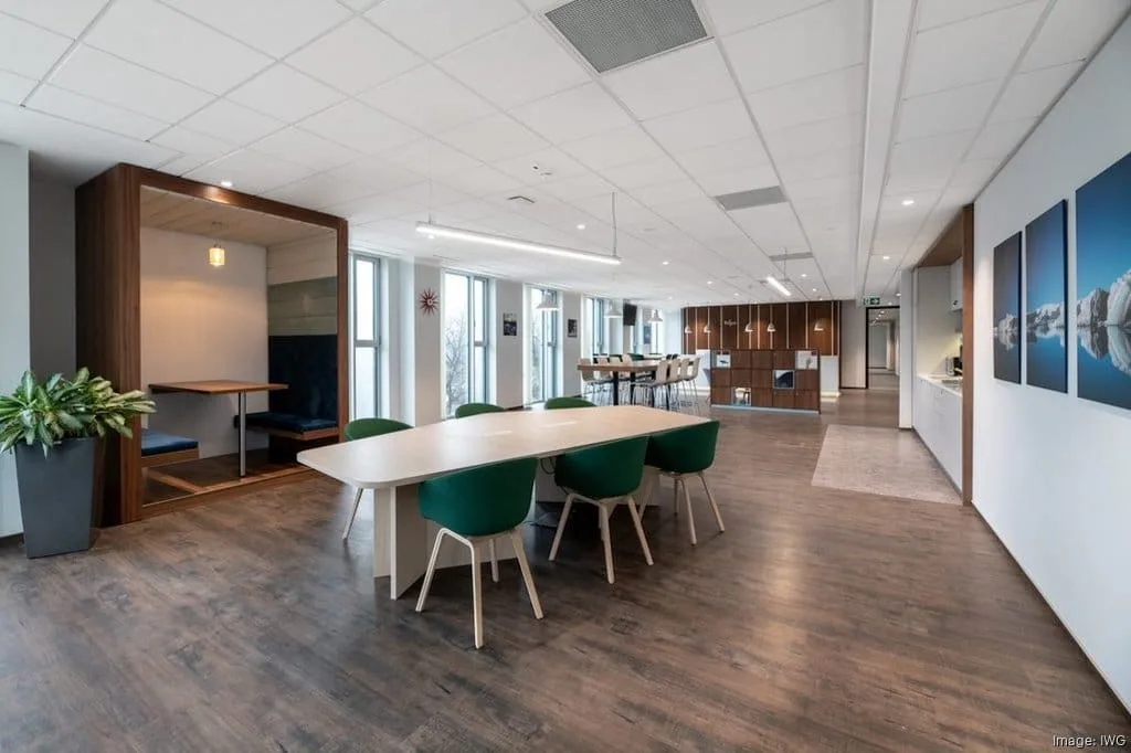 iwg abre spaces bernabéu, el centro flexible más grande de españa, ofreciendo espacios de trabajo modernos y adaptables para empresas de todos los tamaños.