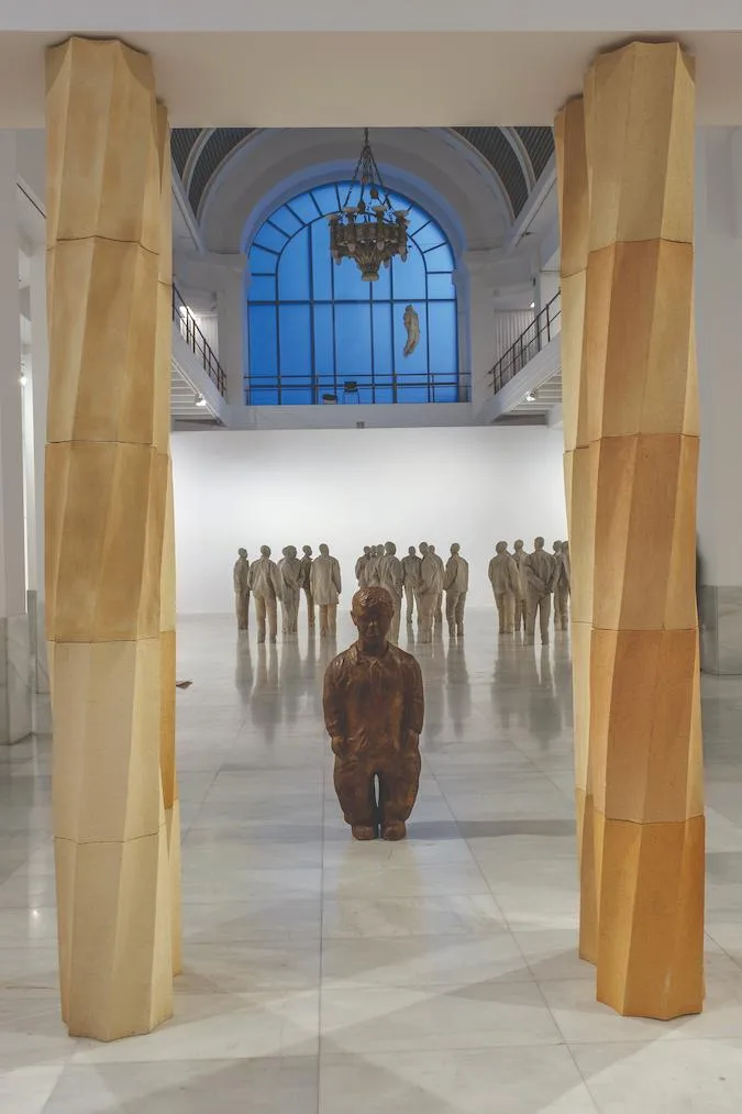 descubre la obra de juan muñoz en el museo del prado, una experiencia artística única que combina creatividad y emoción en un entorno histórico incomparable.