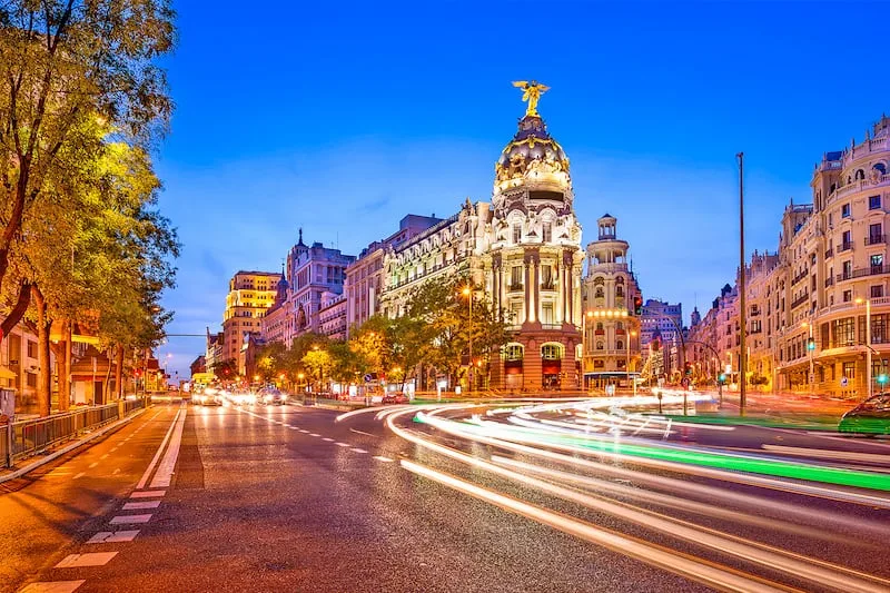 madrid impulsa el futuro de las pymes con programas innovadores de apoyo, fomentando el crecimiento y la digitalización para fortalecer el tejido empresarial local.