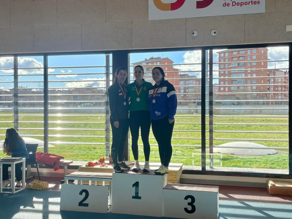 victoria sanse triunfa en hapkido con 2 medallas de oro y 1 de bronce, demostrando su gran habilidad y dedicación en la competencia.