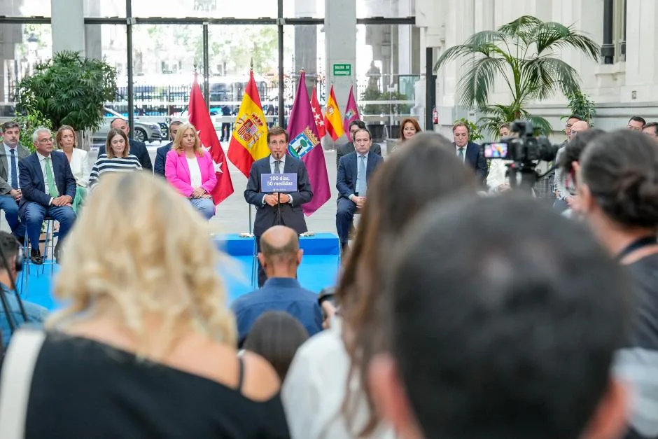almendrales inaugura un nuevo centro cultural 100 en colaboración con almeida, promoviendo la cultura y el arte en la comunidad local.