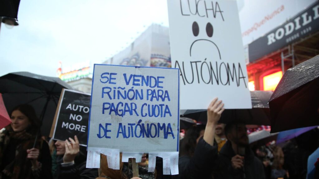 análisis de la caída de los negocios autónomos en el comercio: causas, impactos y posibles soluciones para revitalizar este sector clave.