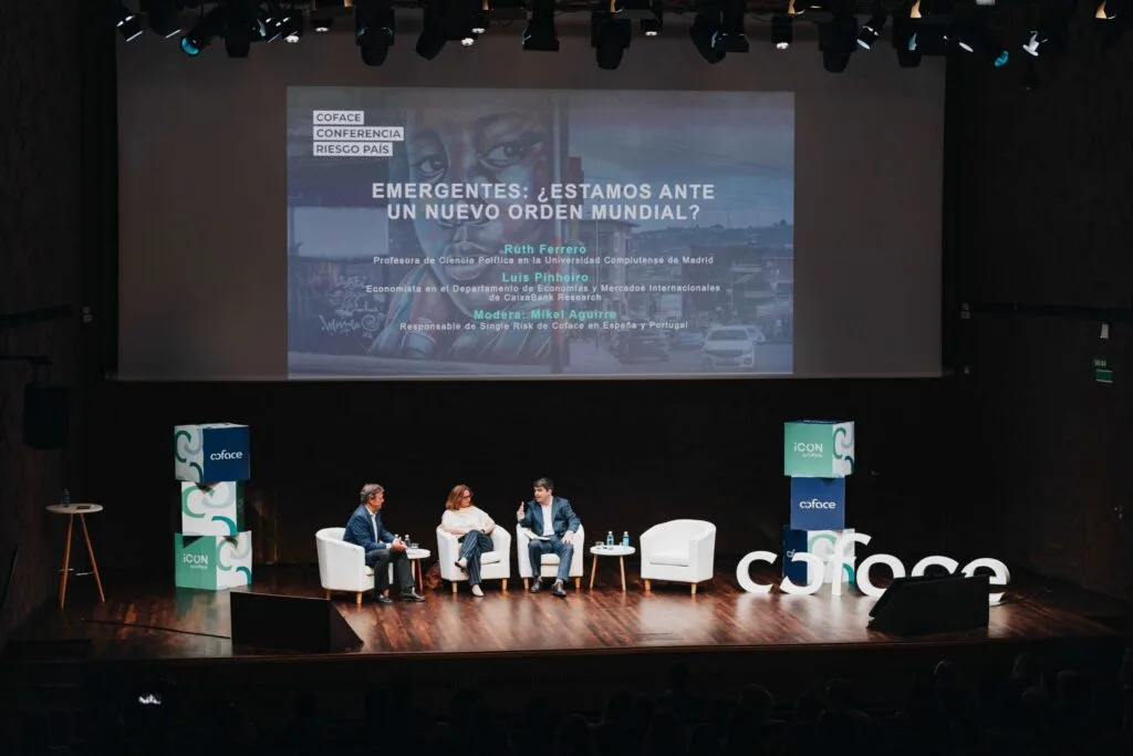 la carga regulatoria en españa provoca pérdidas económicas y limita el desarrollo empresarial, afectando la competitividad y el crecimiento del país.