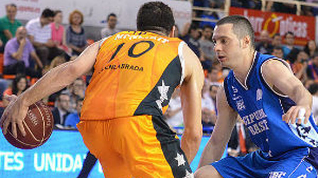 flexicar fuenlabrada pierde ante el imparable gipuzkoa en un partido intenso y lleno de emoción.