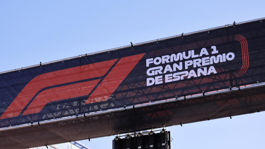 inicio de las obras del edificio de boxes para la f1 en madrid, un proyecto clave para mejorar la infraestructura deportiva y ofrecer una experiencia única a los aficionados.