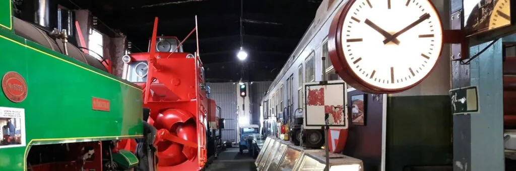 descubre la navidad en el museo del ferrocarril con horarios especiales y actividades para toda la familia. ¡vive una experiencia única llena de historia y diversión!