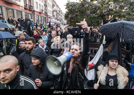 descubre cómo women in black enfrentan desafíos y pierden en una intensa competencia en wroclaw. una historia de valentía y resistencia.