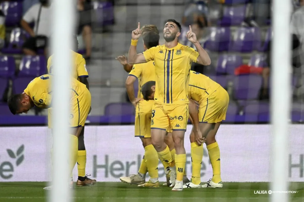 alcorcón lucha por un puesto en europa y consigue un empate sin goles en un partido intenso y reñido.