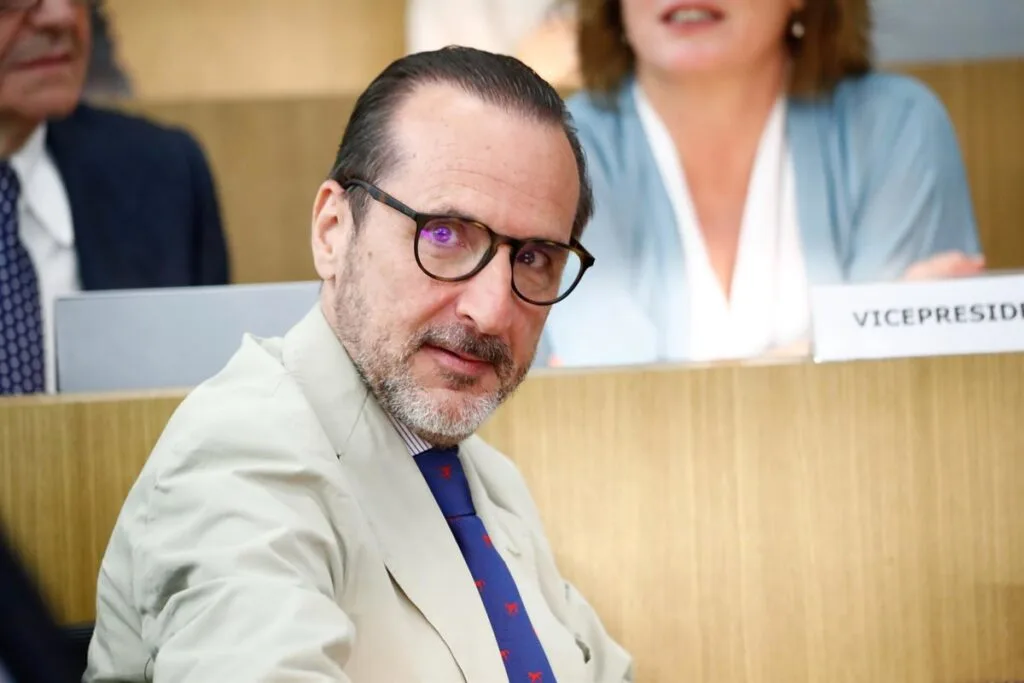 ceim solicita reformas laborales y advierte sobre el impacto en el empleo para proteger a los trabajadores y promover un mercado laboral más justo y dinámico.