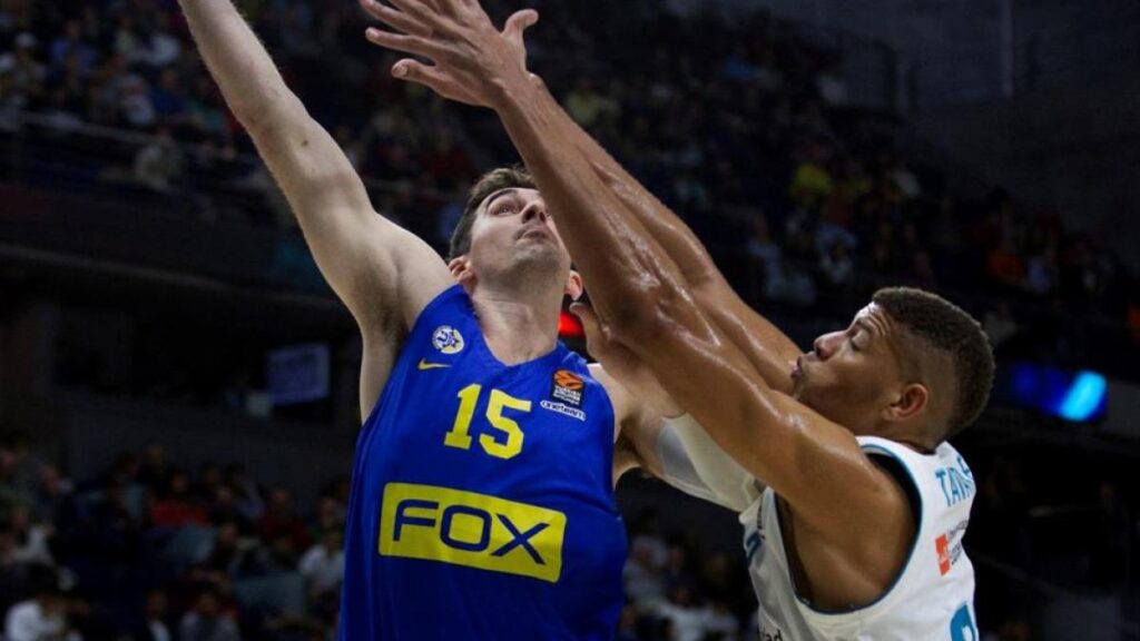 partido de euroliga entre madrid y maccabi sin público debido a alto riesgo, garantizando la seguridad de todos los participantes.