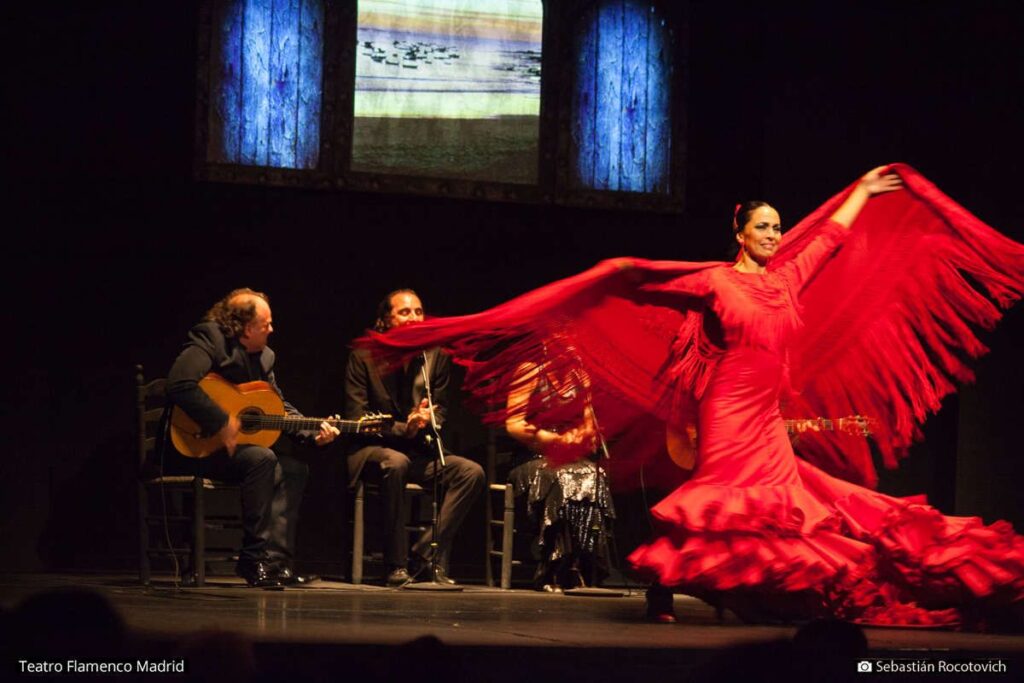disfruta de una vibrante fiesta de flamenco, danza y teatro en madrid, donde la pasión y la cultura se unen para ofrecer un espectáculo inolvidable.
