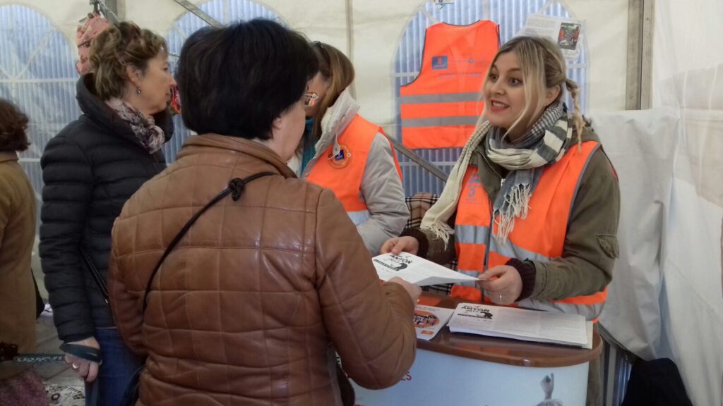 san antón reúne a mascotas en madrid bajo la lluvia, celebrando el amor y cuidado hacia los animales en un evento especial.
