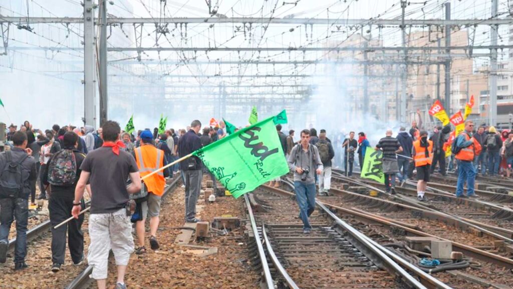 semaf planea una huelga y presenta demandas debido a accidentes ferroviarios, buscando mejoras en la seguridad y condiciones laborales.