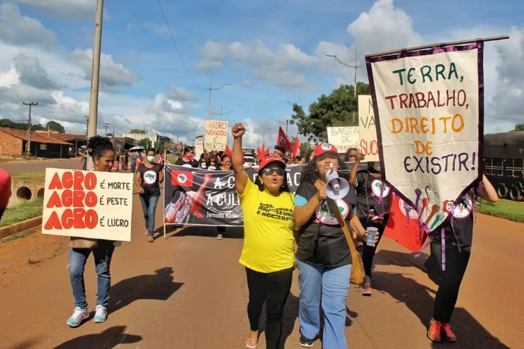 descubre la historia emocionante de mujeres valientes que luchan en la seu sin esperar recompensa, mostrando coraje y determinación en cada paso.